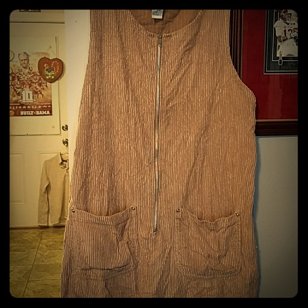 Cute tan sleeveless dress